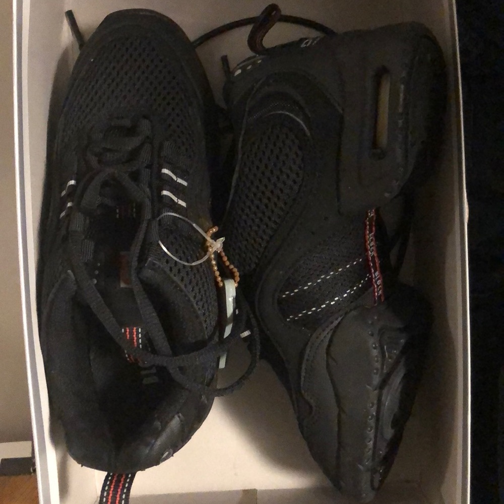 Lo Top mesh black dance sneakers